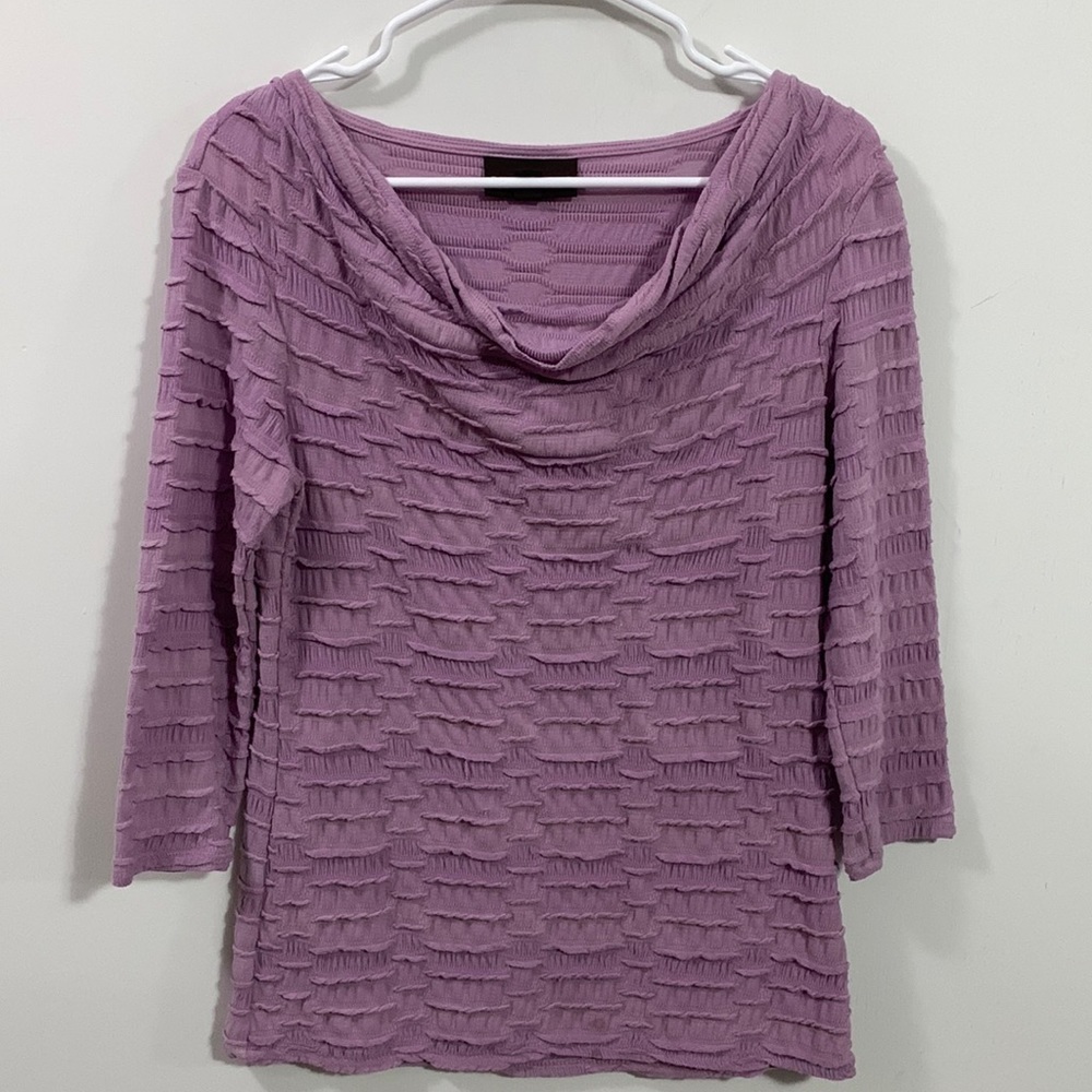 Dana Buchman Women’s Lavender textured cowl neck top, very good condition